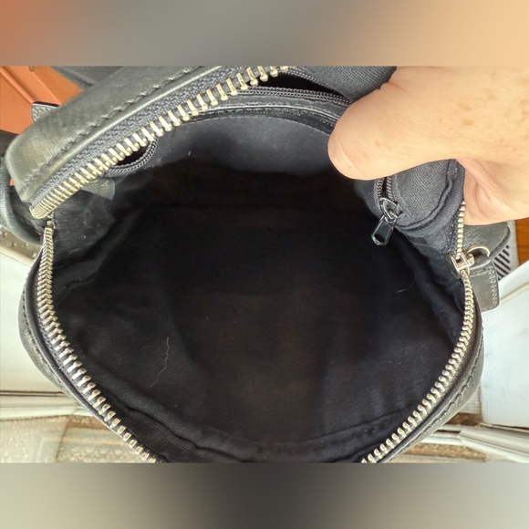 Fossil Vintage Black Leather Adjustable Crossbody - Picture 7 of 8